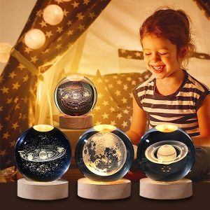 Lysende 3D krystalkugle med astronomisk design | LUMABALL