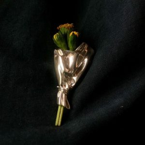 Bærbar blomsterbroche - vase-nål, 4x2.8 cm, sølv eller guld | VASIFINA